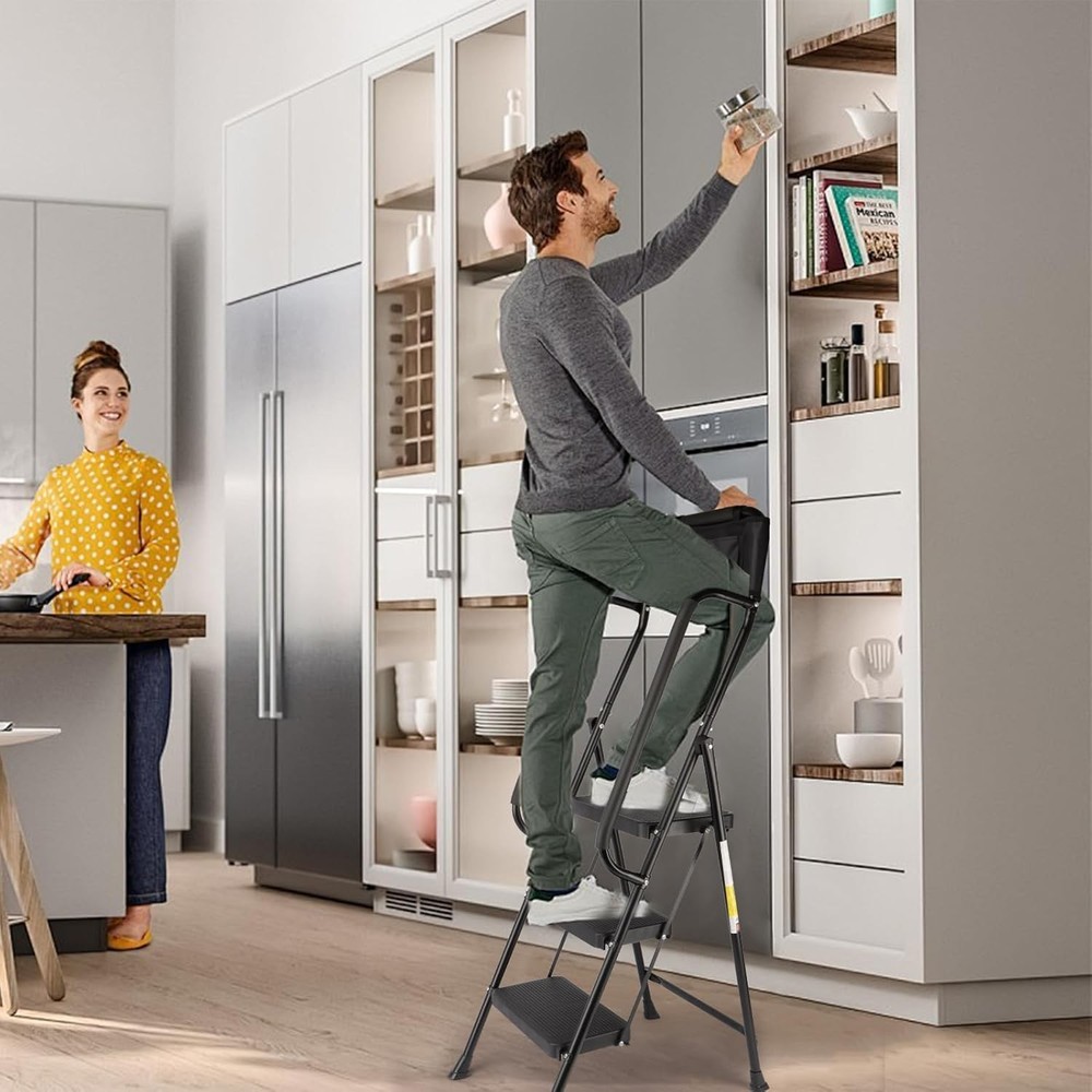 Valeo 3 Step Ladder with Handrails,500 3-Step Handrails, Black