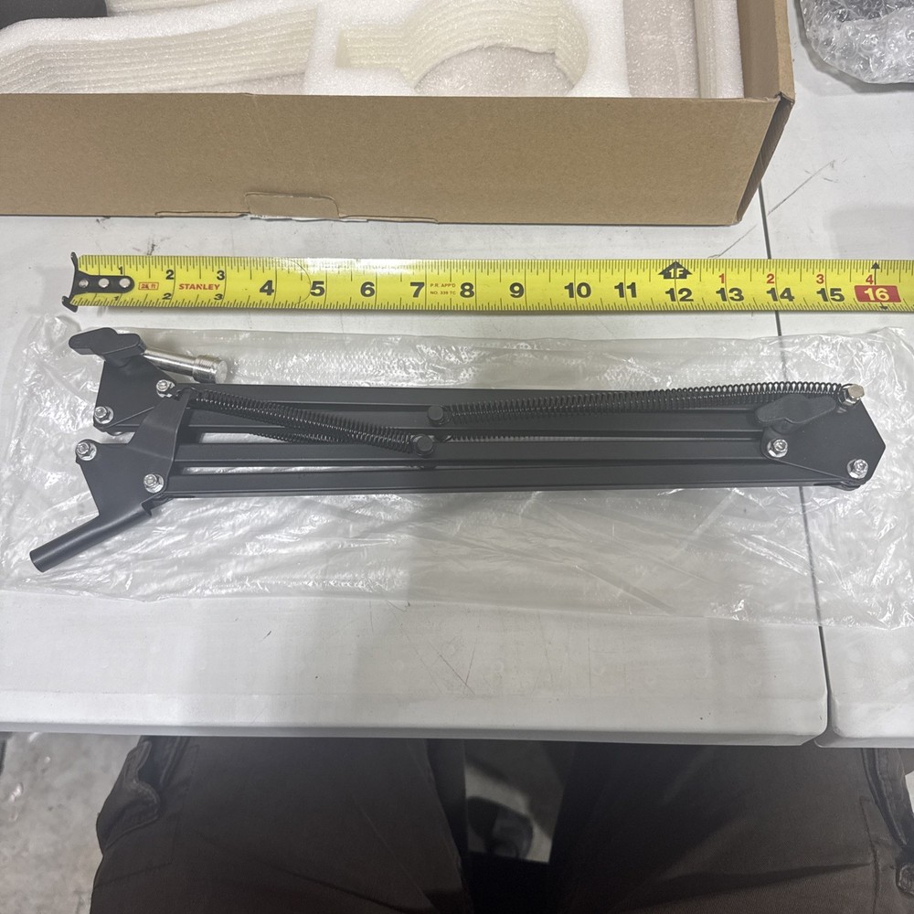 Aukey Studio / Gaming Microphone Model: GD-G1 / J4