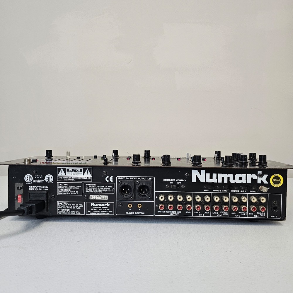 Numark CM100 4-Channel Rackmount Mixer – Working, Missing Fader Caps