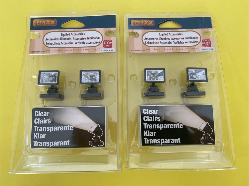 Lemax Lighted Accessory Set of  2  #44243 - NIP 2004*
