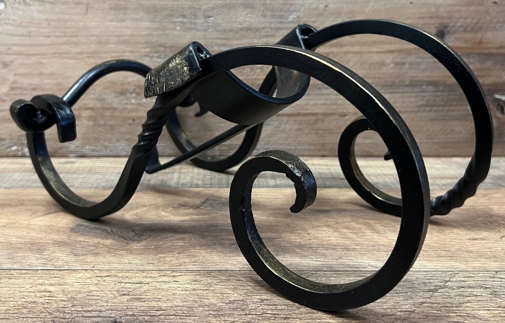 Cast Iron Single Wine Bottle Holder 11" x 5.5"