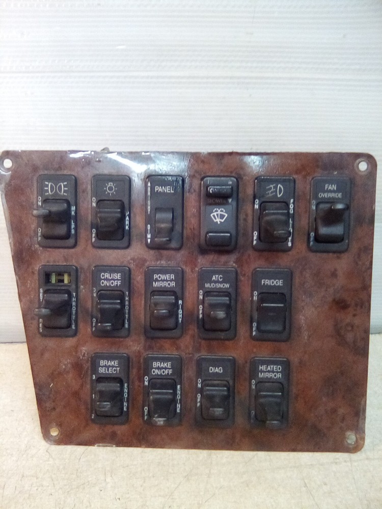 2006 International 9200 Dash Switch Panel 245962, A-3905