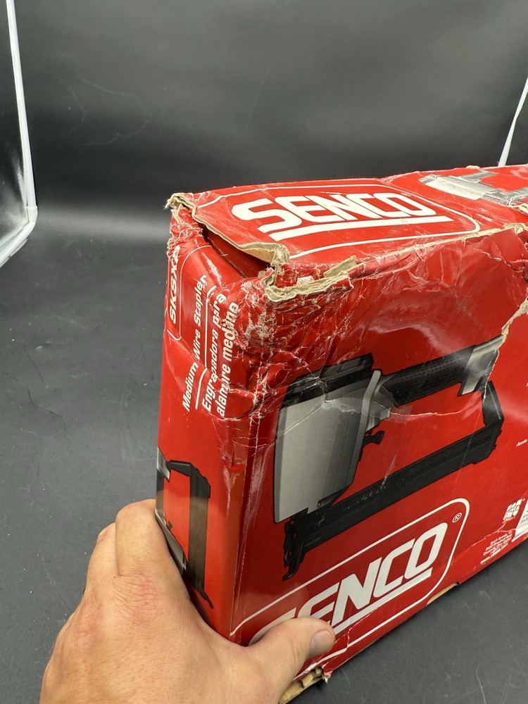 NEW Damaged Box Senco SKSXP L Wire Stapler