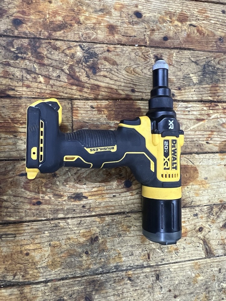 dewalt DCF403 Rivet Tool Set