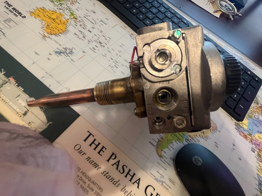 White Rodgersl Valve # AP14270C *****37C73U-832 ( READ THE NOTES PLEASE )