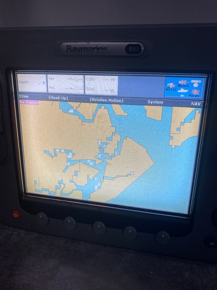 Raymarine e80 MFD Chartplotter E02011