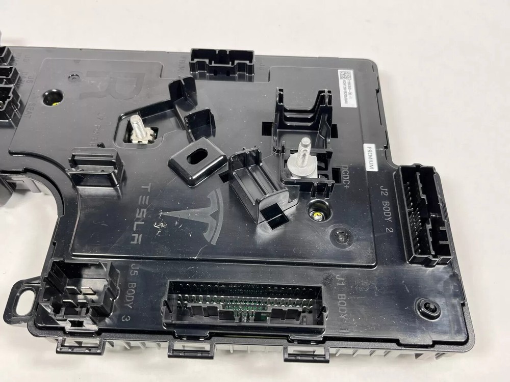 ⭕ 17-20 Tesla Model 3 Right Low Voltage Electronic Control Module 1100340-32-I