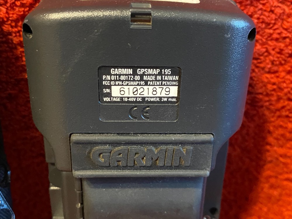 GARMIN GPSMAP 195 WITH CARRYING CASE CORE NOT WORKING