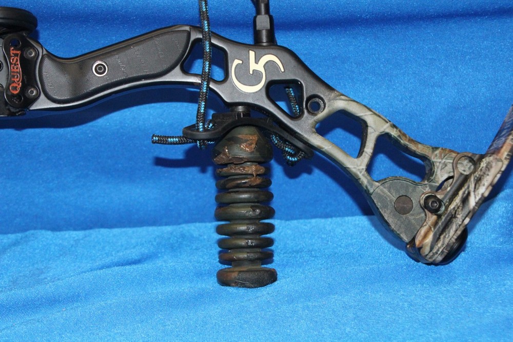 G5 Quest REV Compound Archery Hunting Compound Bow, Right Hand In a Case