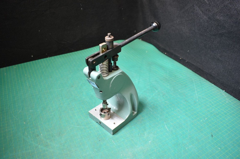 MINITOOL hp MICRO PUNCH PRESS, USED lab press