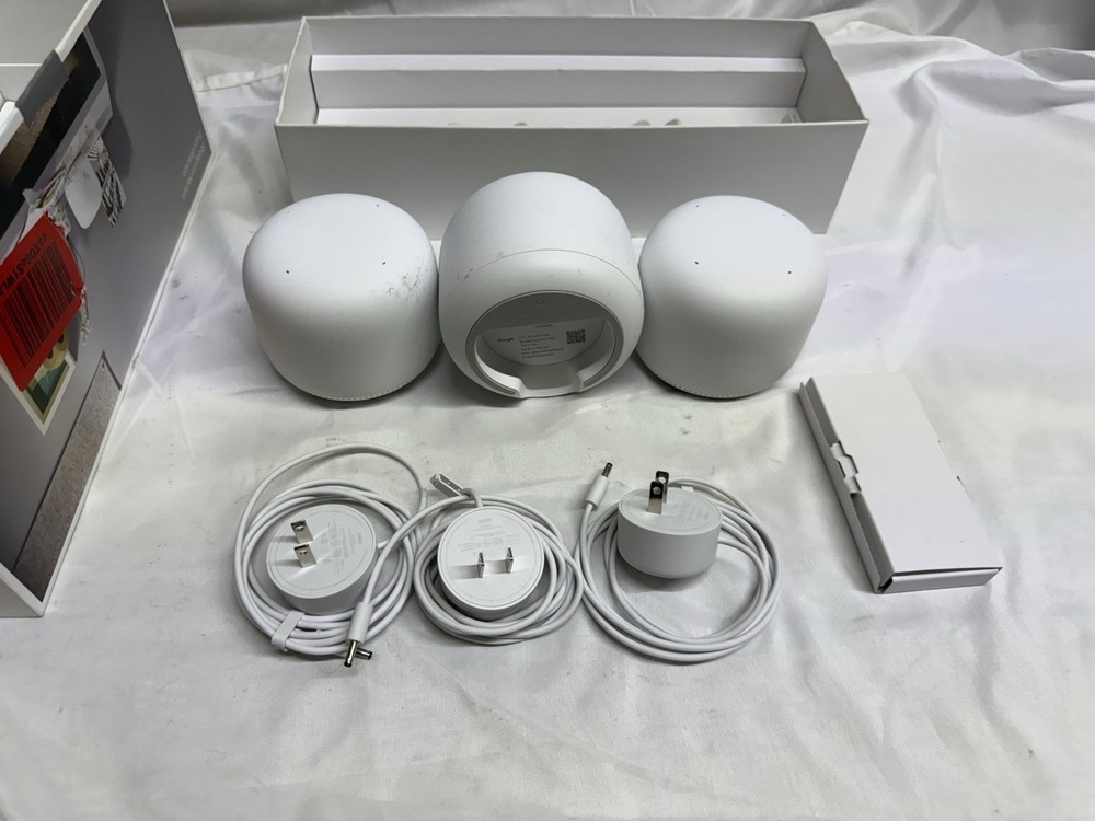 Google Nest Wifi Router and 2 Points - Snow