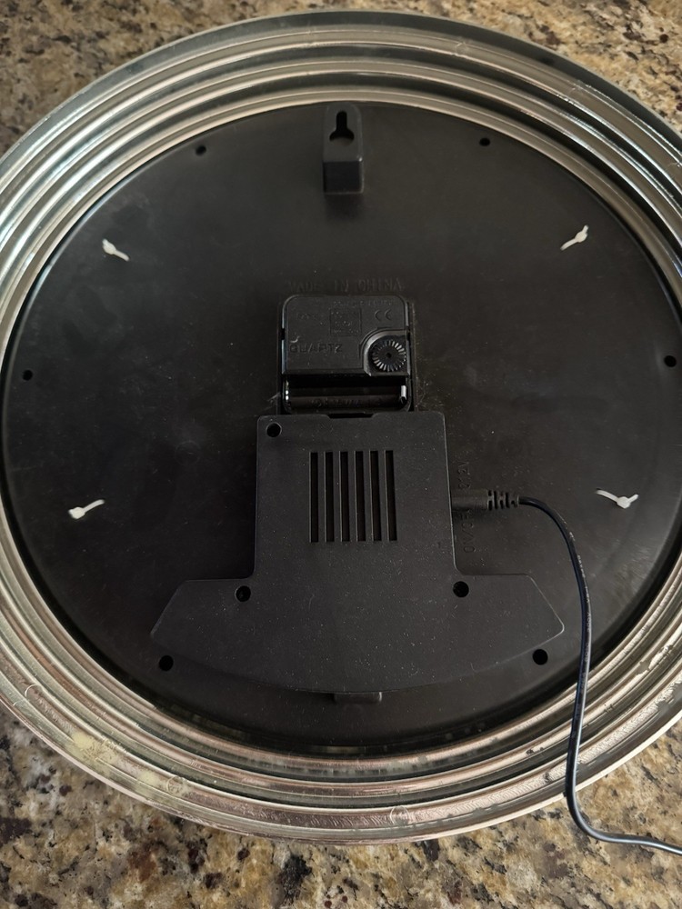 Reuzel Neon Clock