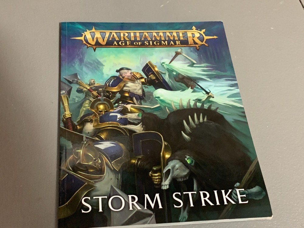 BOOK WARHAMMER AOS FANTASY STORM STRIKE SOFTBACK USED
