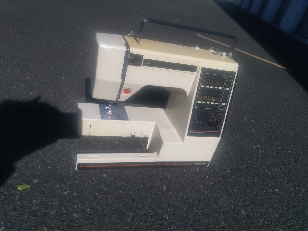 Montgomery Ward Sewing Machine UHT J2000