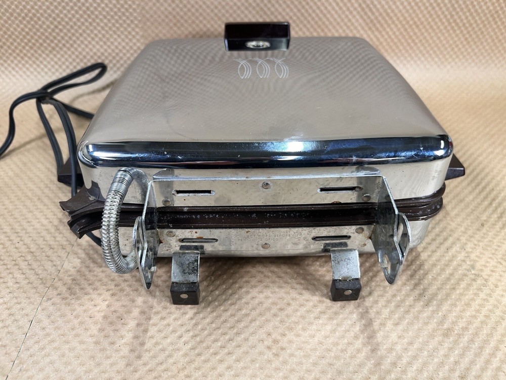 VINTAGE Toastmaster (259A) Chrome Waffle Maker / Griddle Combo [TESTED/WORKS]