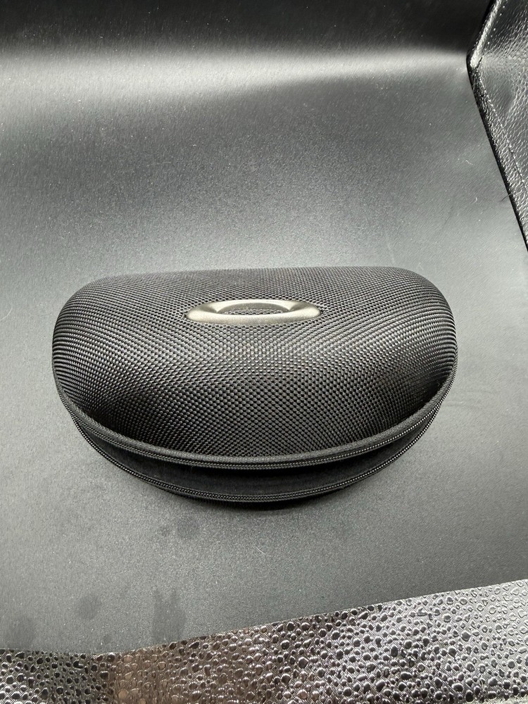 Oakley Radar Array Clamshell Case
