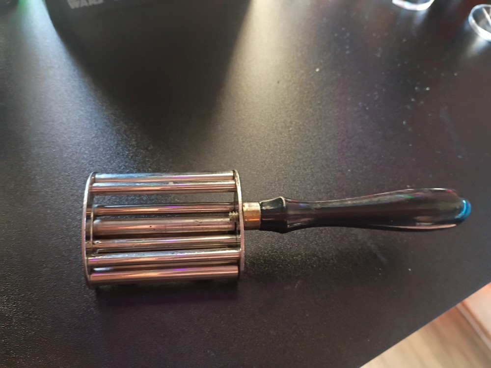 Vintage Blade Stropper JS593