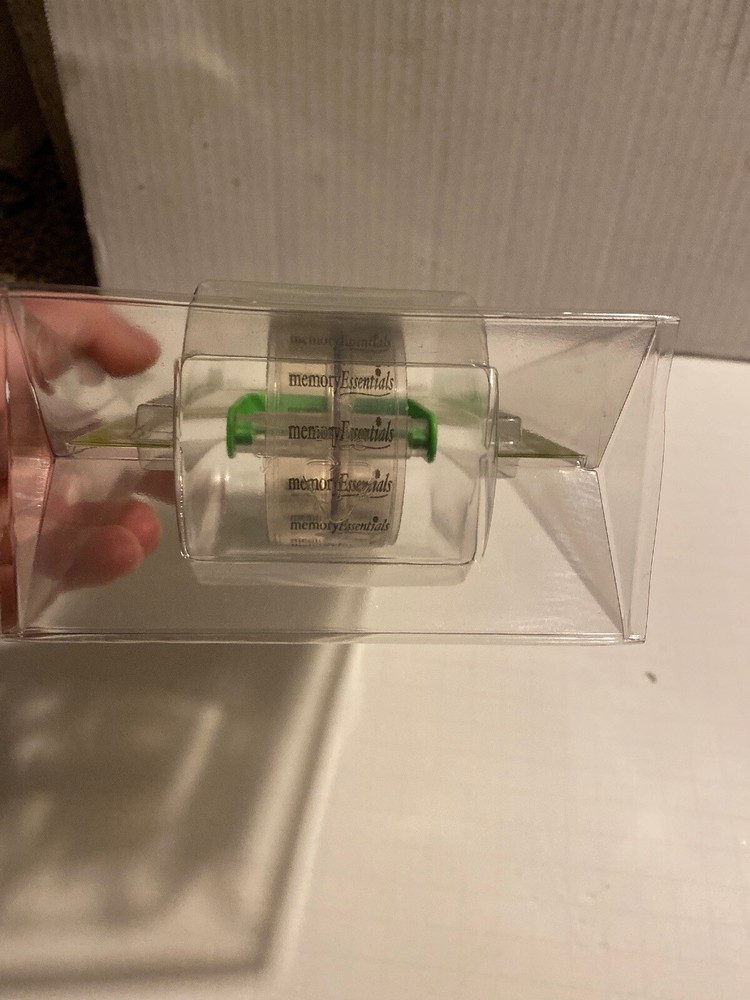 Memory Essentials Scrapbooking Tool Get Rollin’ Adhesive Wheel With Handle New