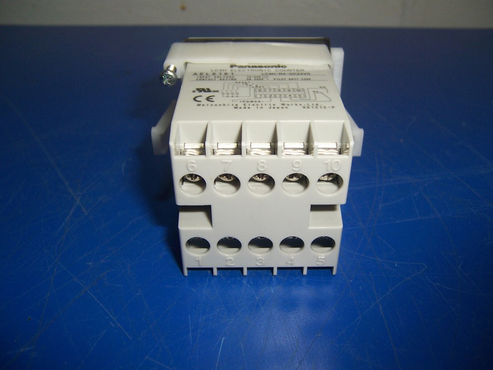 13665 Panasonic LC4H-R4-DC24VS counter