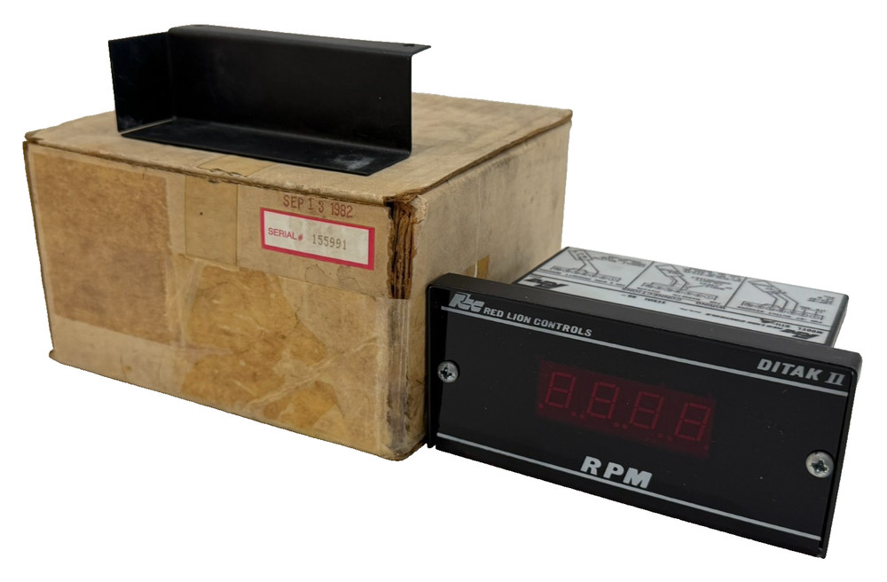 NEW RED LION CONTROLS DT11A PANEL METER