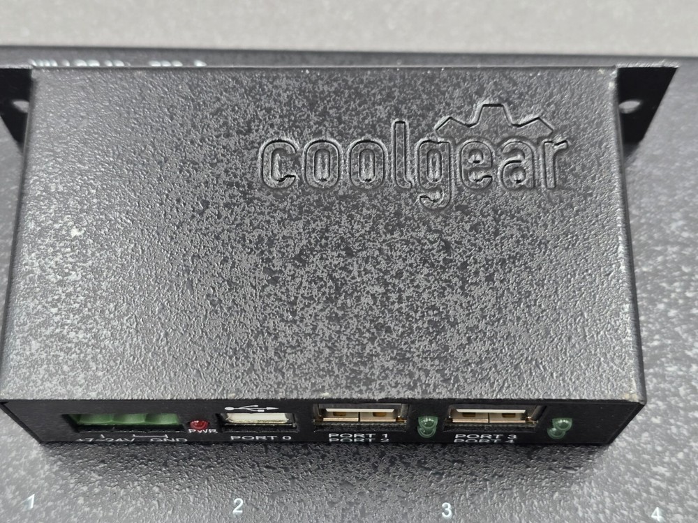 Coolgear 4-Port Industrial USB 2.0 Powered Variable Voltage Input without adapt.
