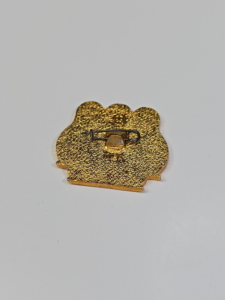 Moscow Mockba Russian 1980 Lapel Pin
