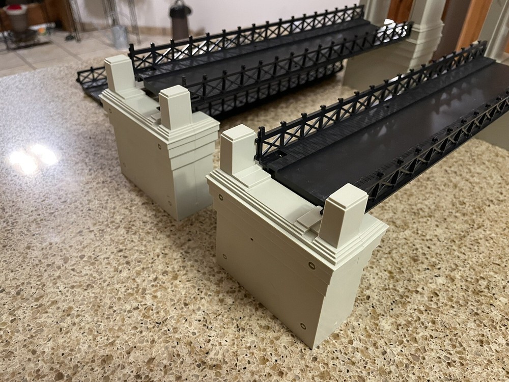 HO BRIDGE - Very Unique W/ Original Box