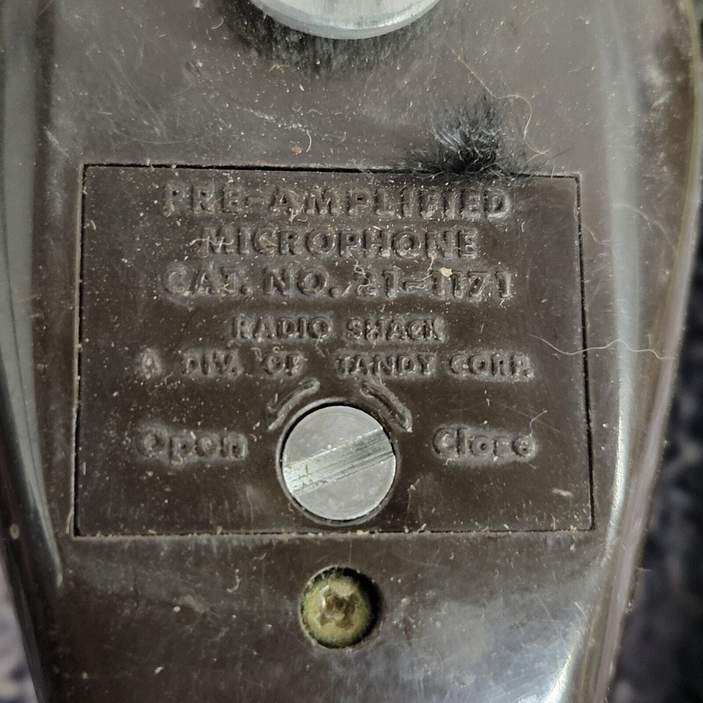 Miscellaneous CB mics, mounts, speaker, and small accessories UNTESTED