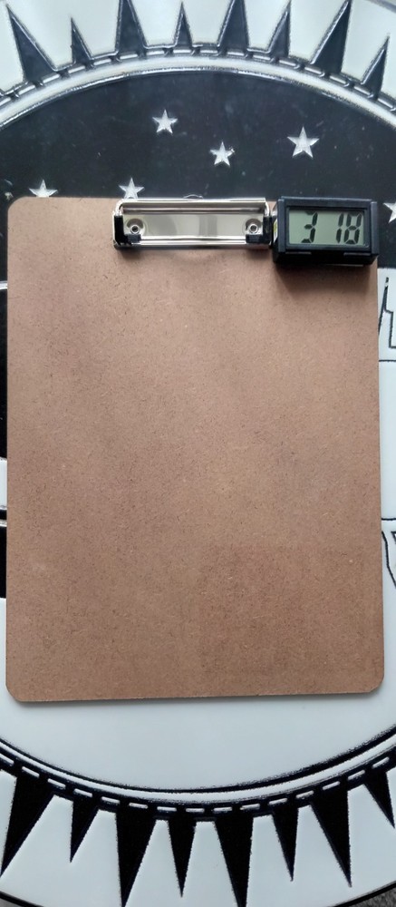 Clipboard With Clock