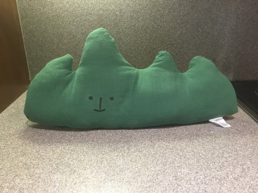 Muma Muing Cloud And Mountain Decorative And Posing Pillows Two Units