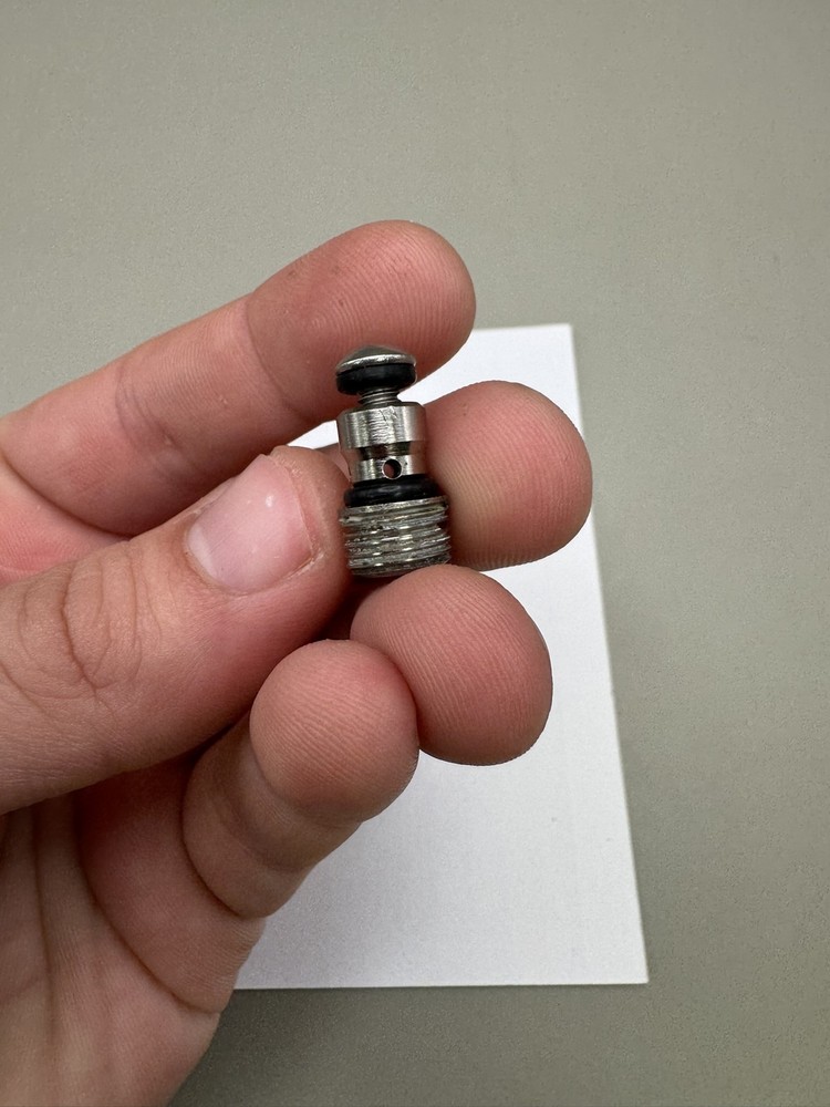 CCM 90 Degree Fitting Plug and Screw