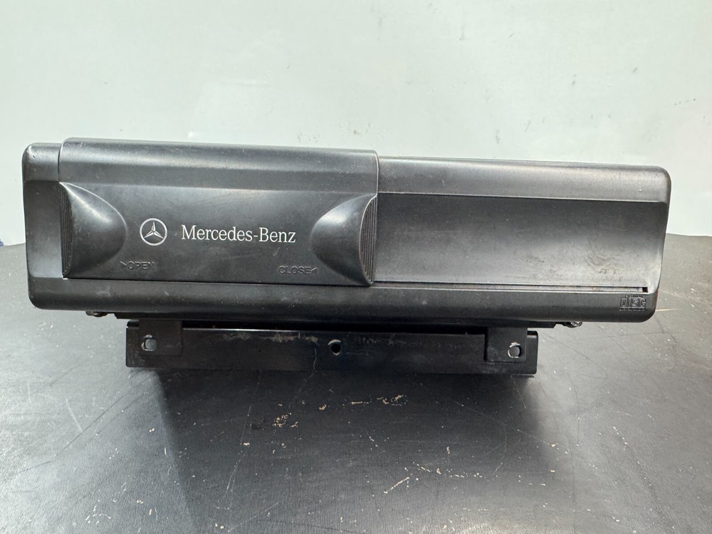 MERCEDES BENZ CD CHANGER