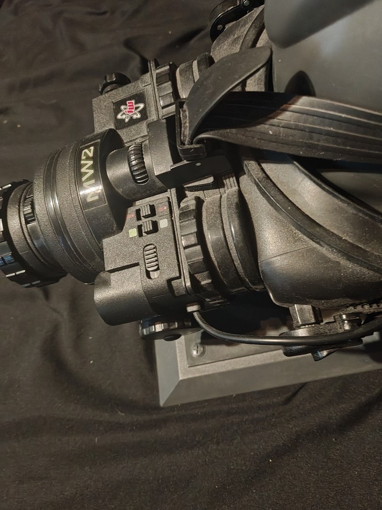 MW2 Night Vision Binoculars Black