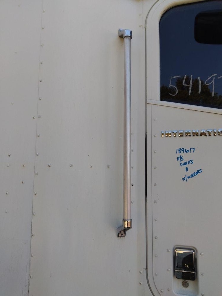 For 2007 INTERNATIONAL 9200I CAB HANDLE Right ,  MD