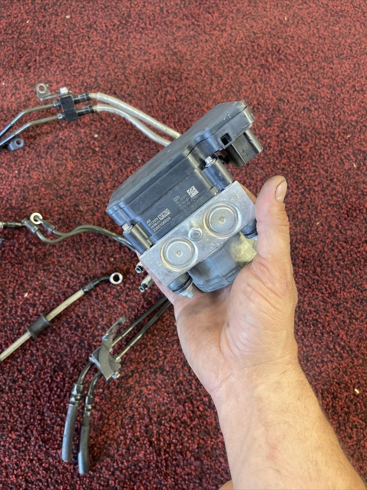 2018 YAMAHA YZF R1 ABS PUMP UNIT MODULE