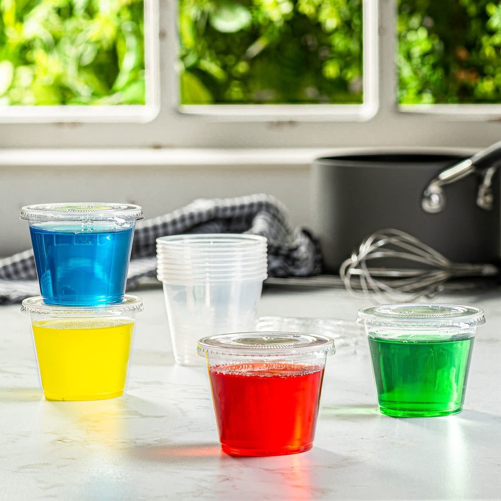 200 Sets - 5.5 oz. Plastic Disposable Portion Cups with Lids Souffle Cups