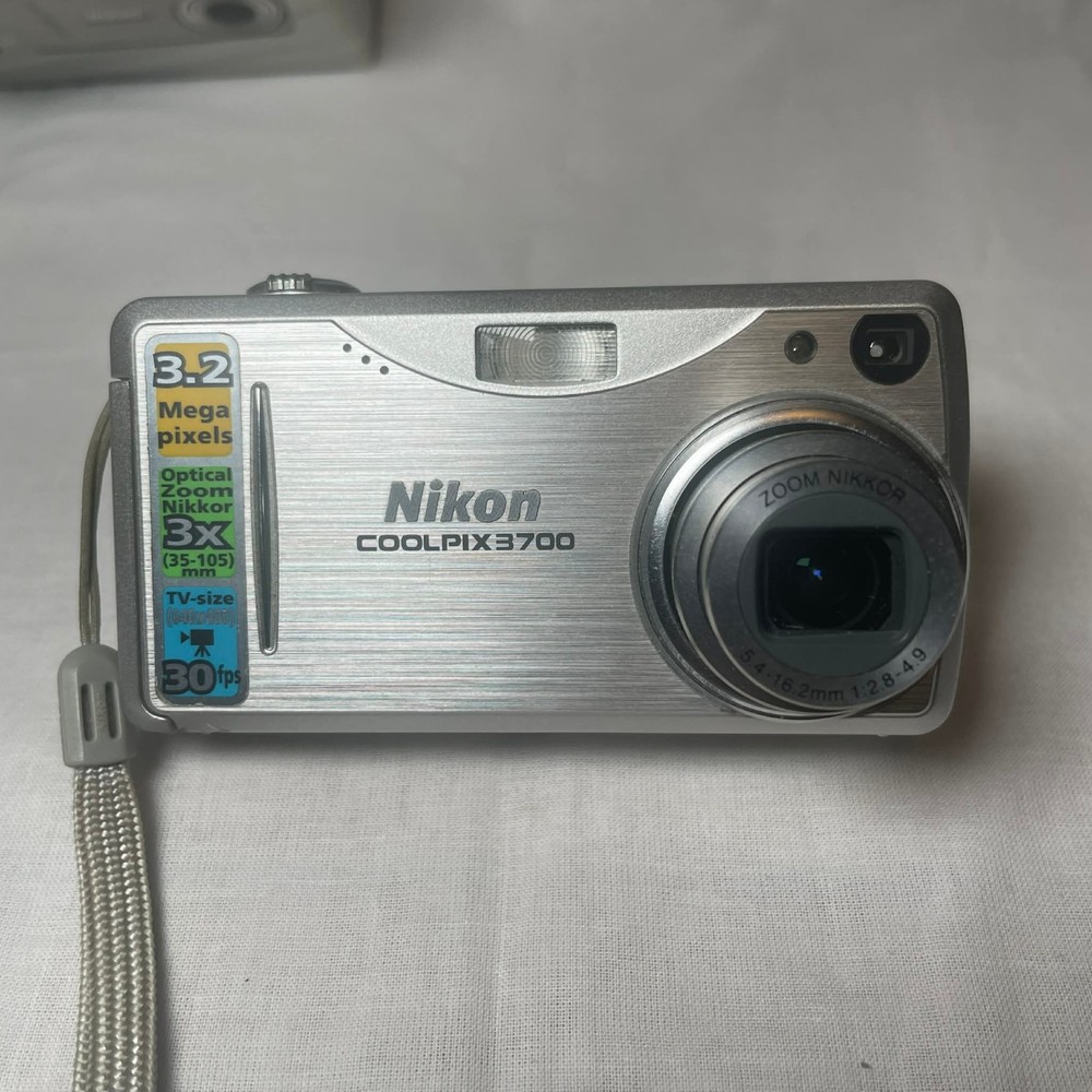Vintage Nikon Digital Camera Coolpix 3700 3.2MP Silver Tested & Working Boxed