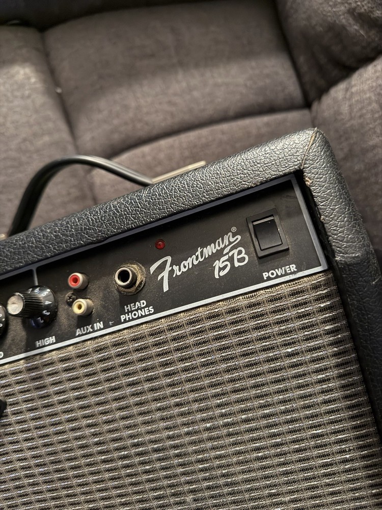 Fender Frontman 15B Guitar Amplifier PR497