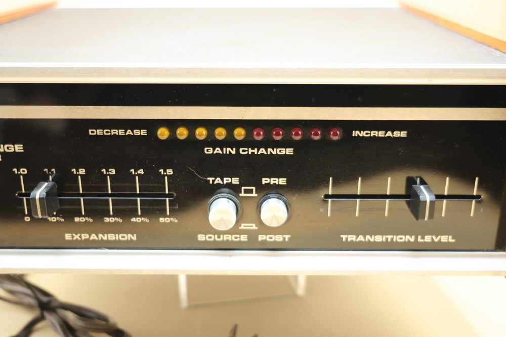 DBX 1BX Dynamic Range Expander- Newton, MA. Dut's Deals