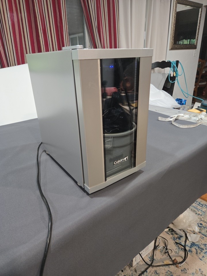 Cuisinart Private Reserve Wine Cellar - 6 Bottle Capacity - Tested & Working