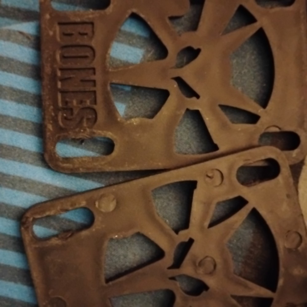 Skateboard Riser Pads 1/8 Scale Bones Graphic