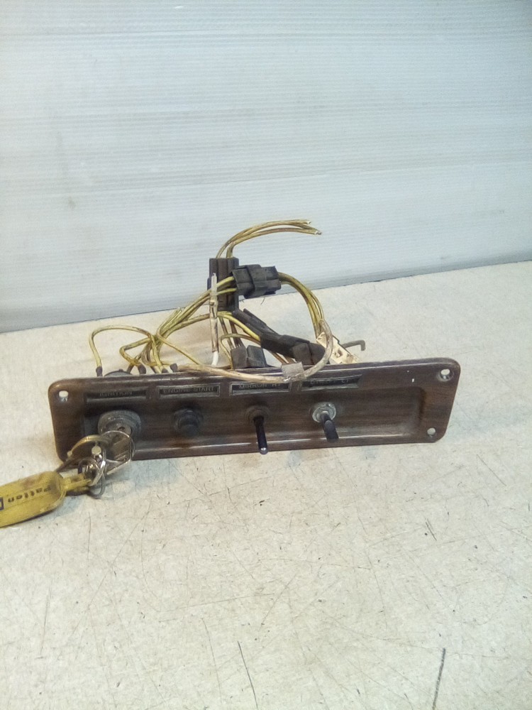 Freightliner FLD Ignition Dash Panel W/ Key