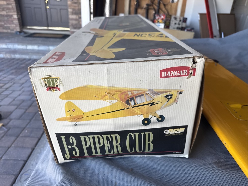 J3 Piper Cub. 80” Wingspan. Hangar 9