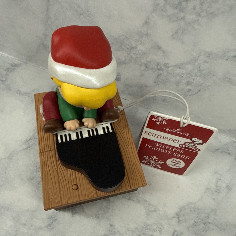 Hallmark Schroeder Wireless Peanuts Band 2011 NWT Working!