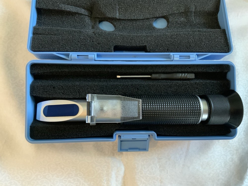 Optical Brix Hand Held Refractometer Portable with Case