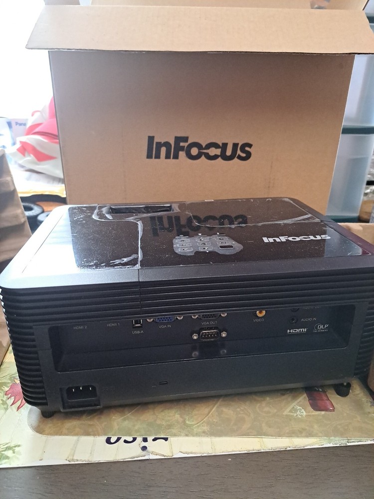 InFocus IN136 Projector