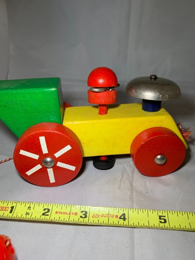 Vintage 1970’s SIO Holland Pull Toy Train 7” long Nice