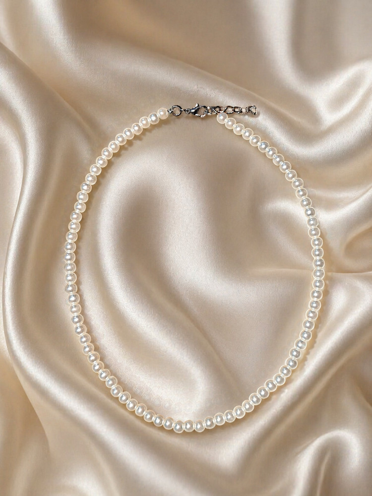 Classic Pearl Necklace