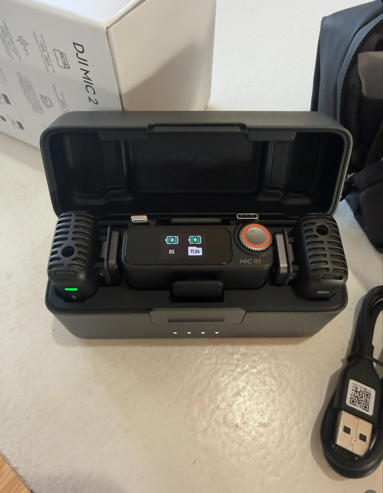 DJI Mic 2 Combo (2x Shadow Black Transmitter, 1x Receiver & Charging Case)