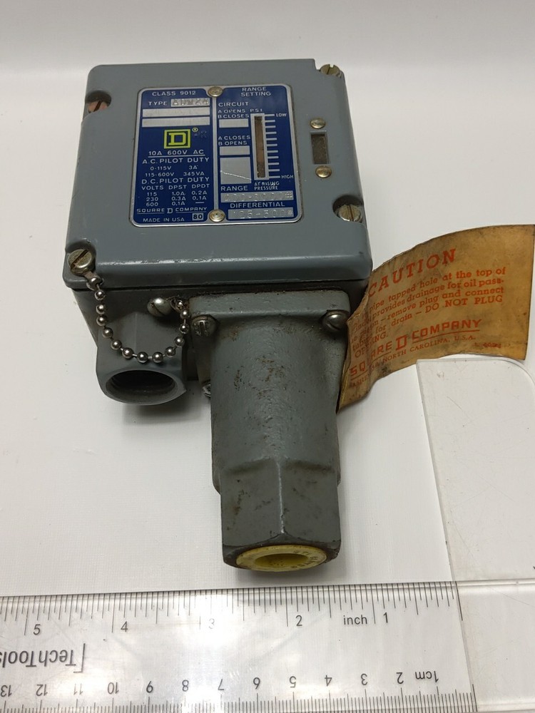 SQUARE D PRESSURE REGULATOR 9012-ADW-24 (NEW)